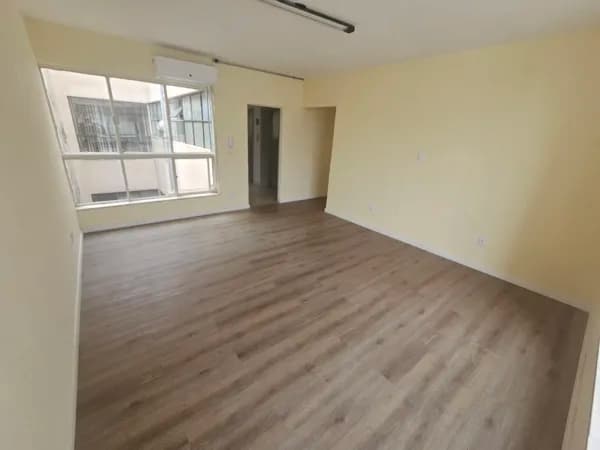 Seu escritório em um ícone da Arquitetura Moderna: 85m² no Edifício Louveira!