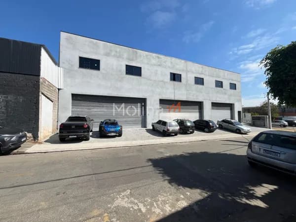 Galpão Comercial na Vila Jundiaí de 500m²