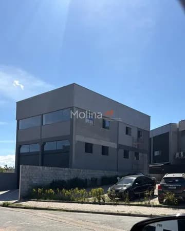Galpão em Arujá de 570m²