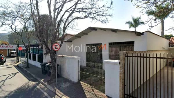 Salão comercial em Guararema de 250m²