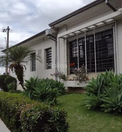 Salão comercial no Parque Monte Líbano de 450m²