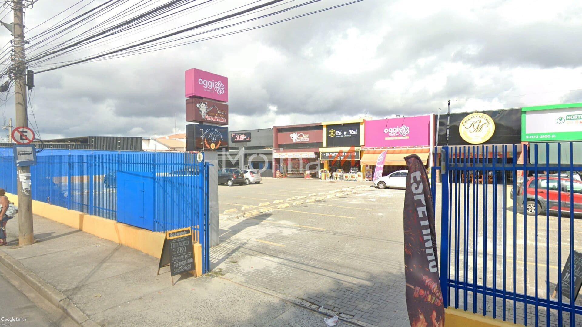 Salão Comercial no Conj. Res. do Bosque de 250m²