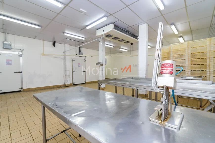Prédio Comercial na Av. Japão de 761m2