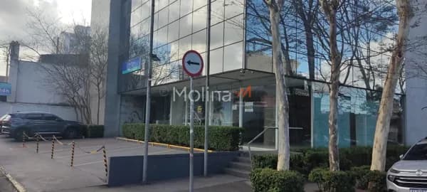 Salão no Pq. Monte Líbano de 240m²