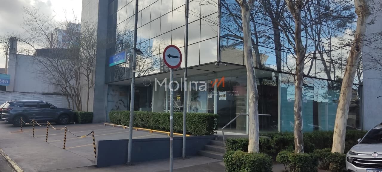 Salão no Pq. Monte Líbano de 240m²
