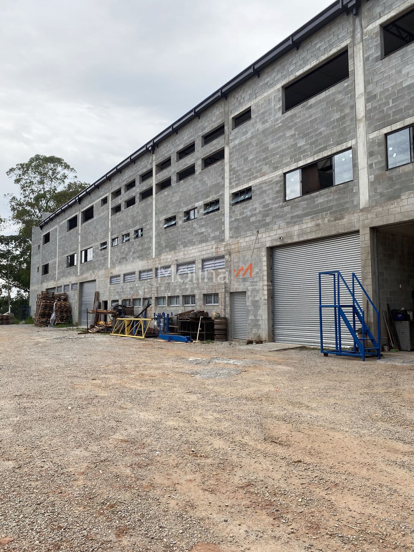 Galpão no Jardim Aracy de 225m²