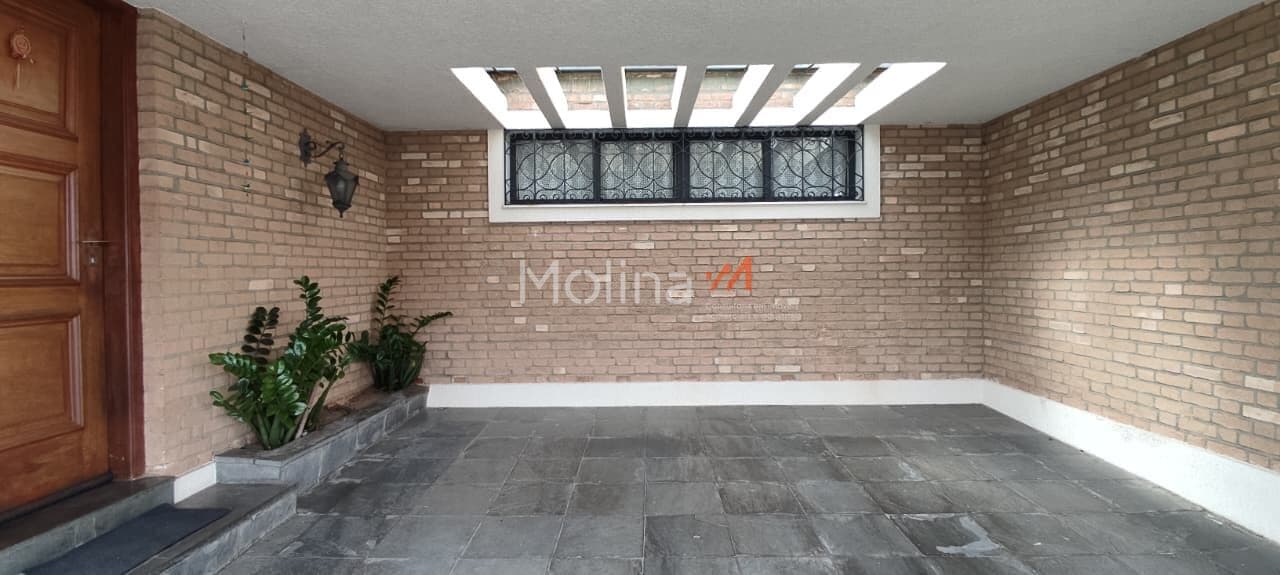 Casa na Vila Oliveira de 246m²