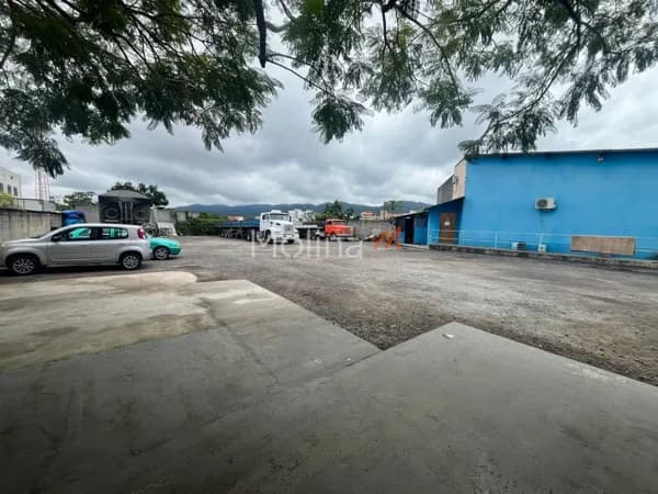 Terreno na Vila Suissa 1.167m²
