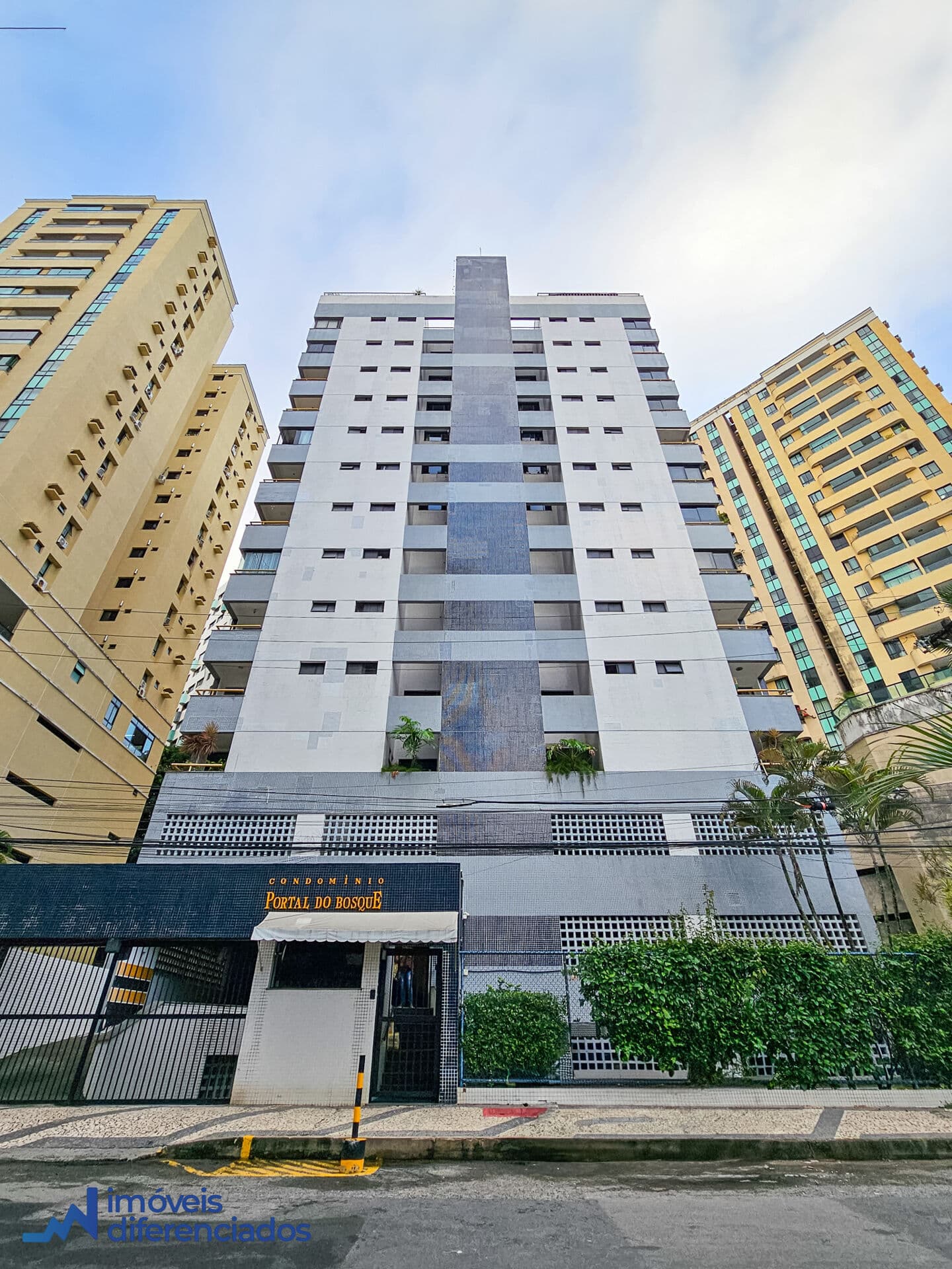 VENDA - 4 QUARTOS COM 196M² NA PITUBA