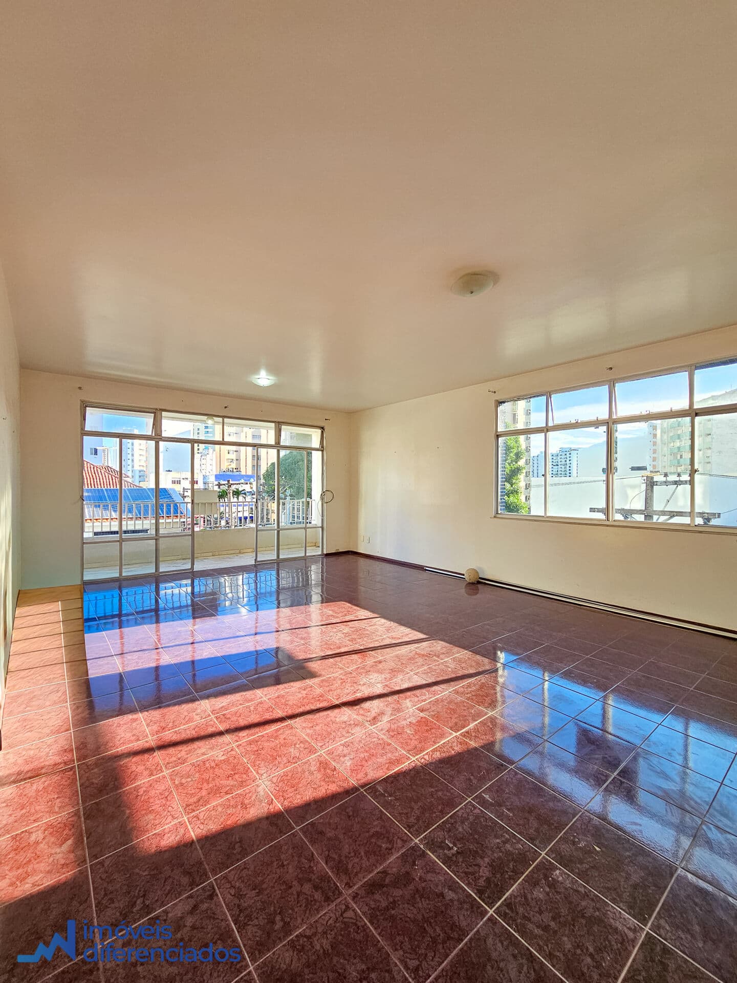 VENDA - 4 quartos com 189m² e área externa privativa na Graça.
