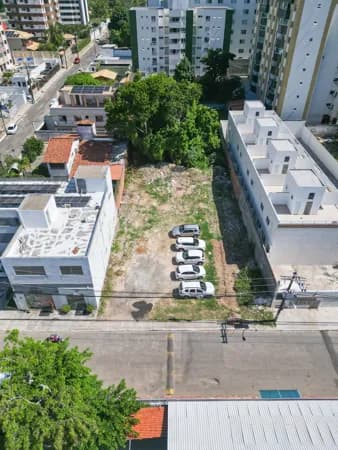 Terreno à venda no bairro Jardim Aeroporto em Lauro de Freitas/BA