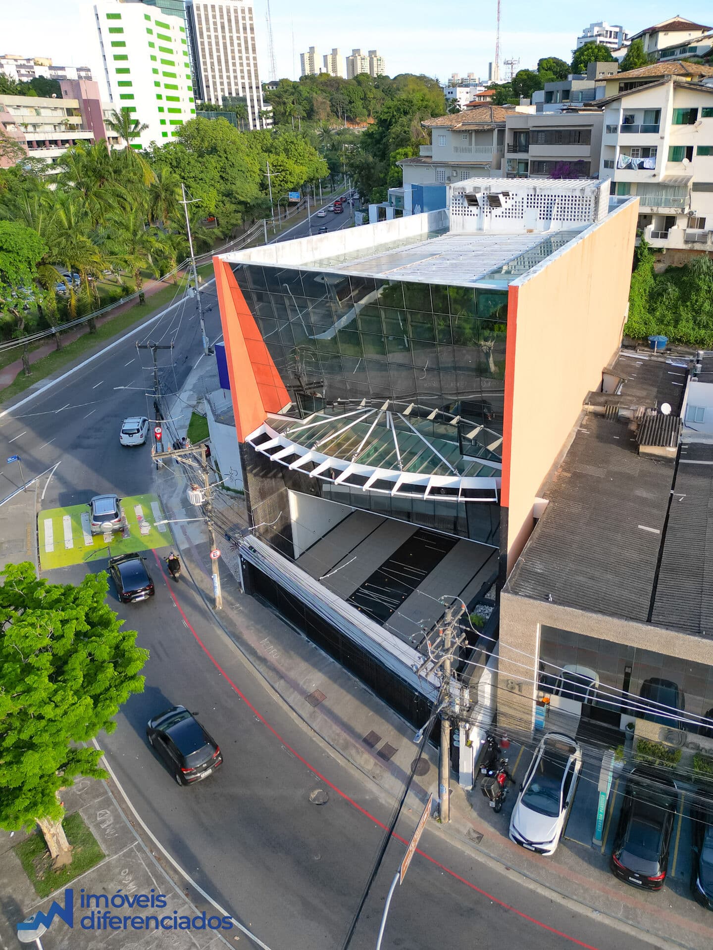 VENDA - Prédio Comercial com 1.477m² e 4 pavimentos em Ondina.
