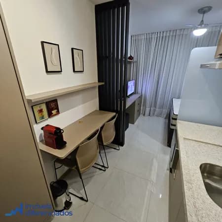 Studio mobiliado no Caminho das Árvores