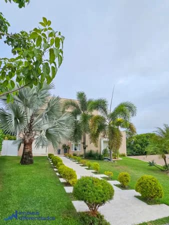 VENDA - CASA COM 729M2 DE ÁREA CONSTRUÍDA EM ALPHAVILLE 2.