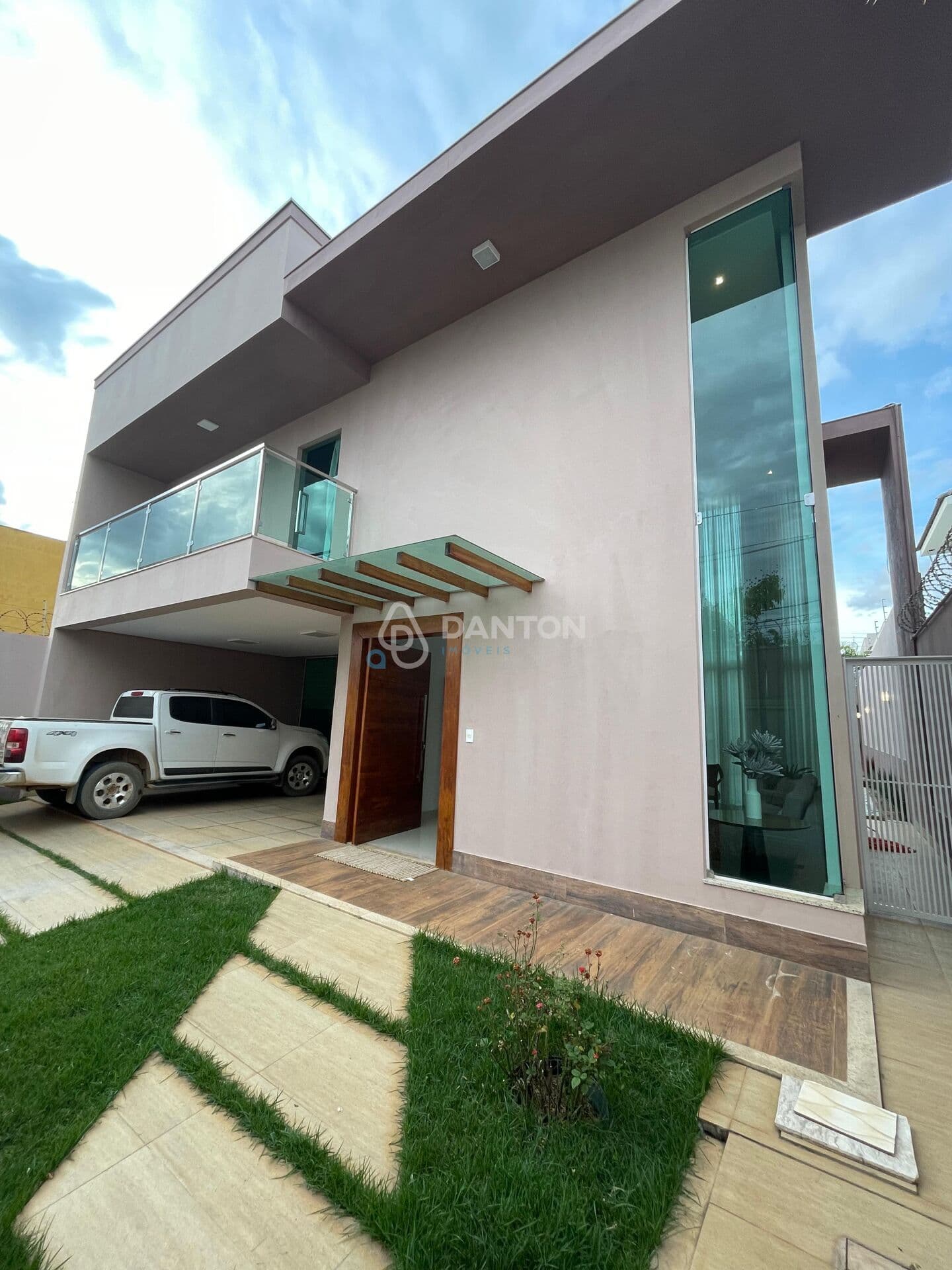 Casa á venda no Bairro Canelas