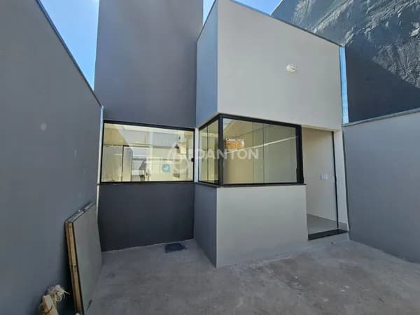 CASA À VENDA – CARMELO | MONTES CLAROS