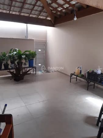 Casa à venda no Bairro Guarujá