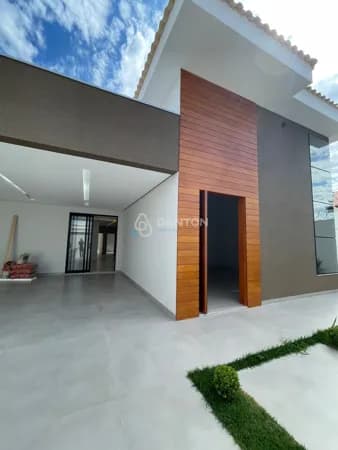 CASA TÉRREA À VENDA – BAIRRO IBITURUNA