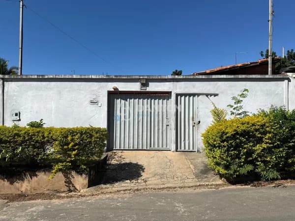 CASA + BARRACÃO À VENDA – ALTO BOA VISTA | MONTES CLAROS 🏡💼