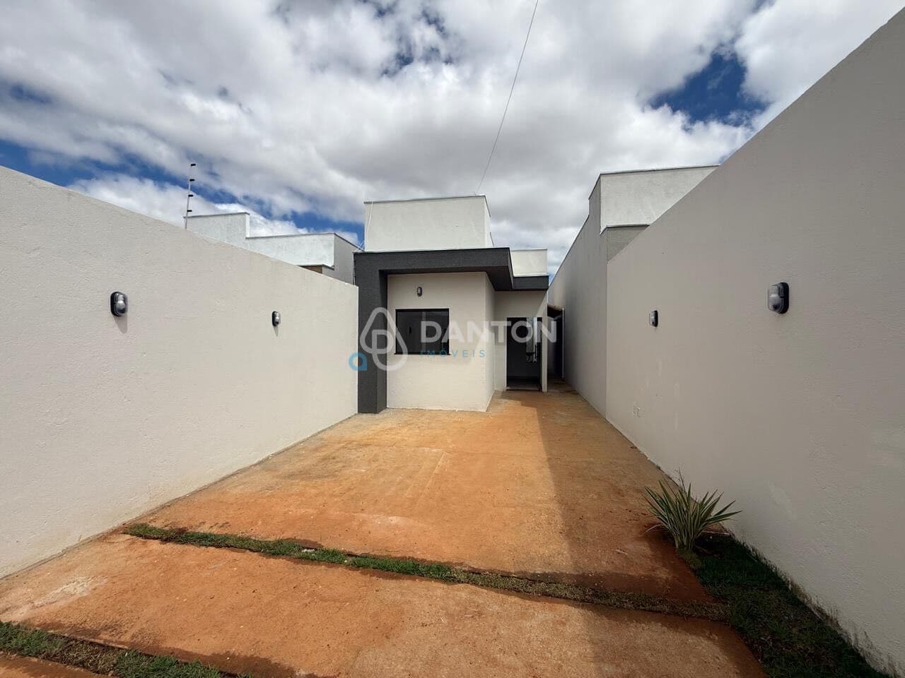 CASA À VENDA – ALTO DO INDEPENDÊNCIA | MONTES CLAROS 🏡✨