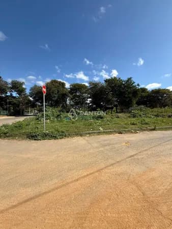 Lote A Venda no Bairro Canelas