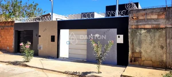 Casa Á Venda no Bairro Vila Aliança