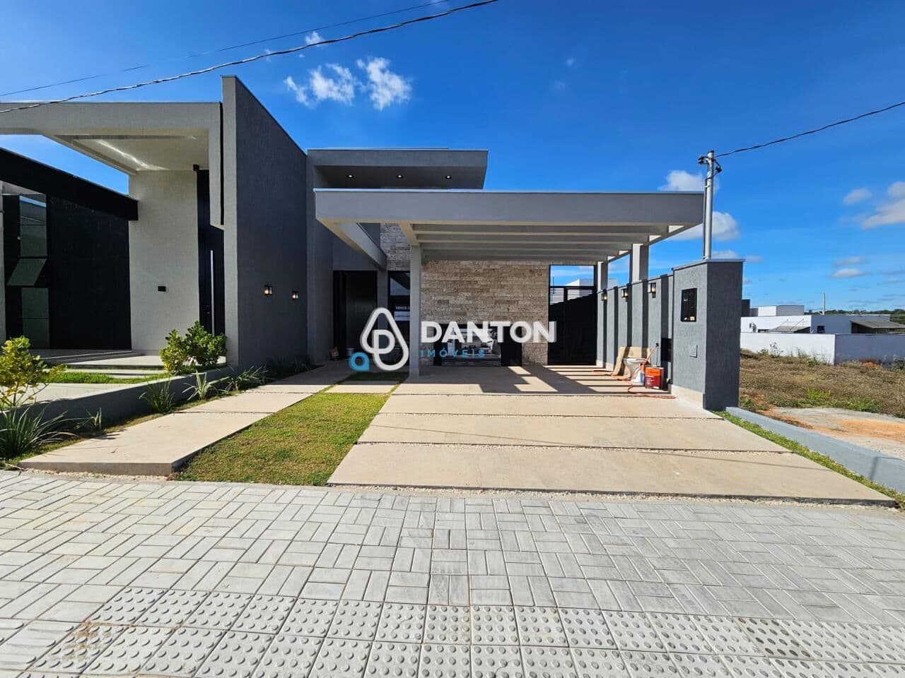 CASA DE ALTO PADRÃO À VENDA – RESIDENCIAL VILLA SEGURA | MONTES CLAROS