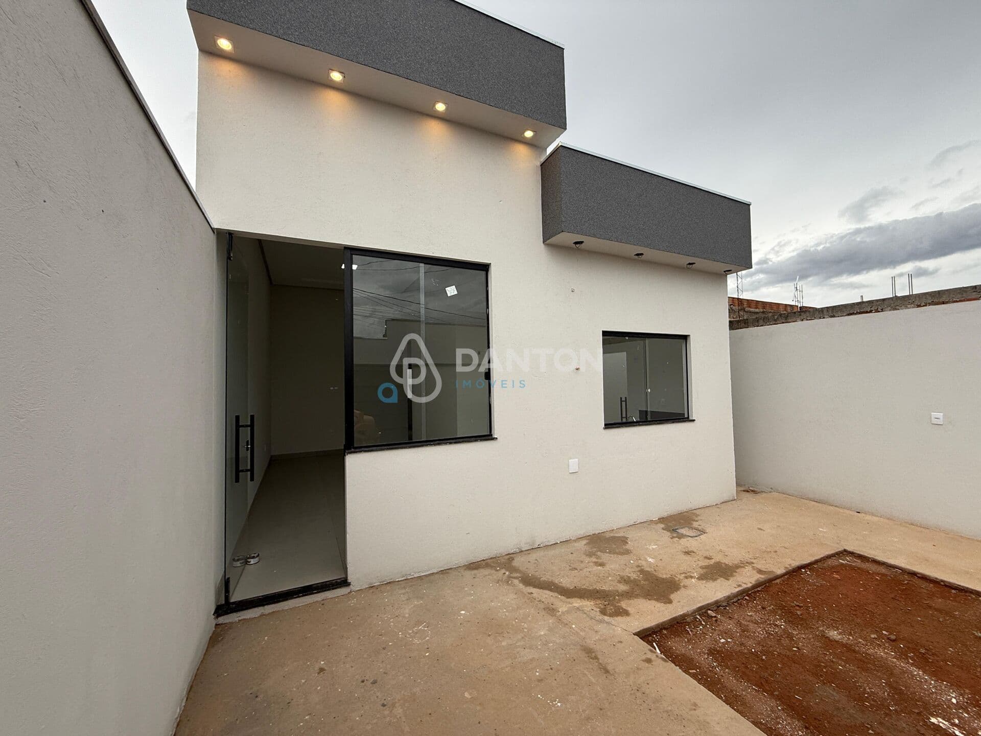 Casa à Venda no Bairro Terra Jardins