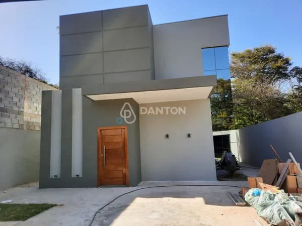 Casa á Venda no bairro Jardim Liberdade