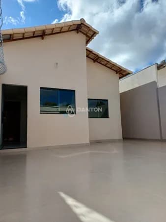Casa á venda