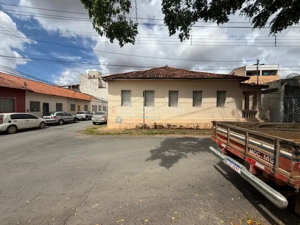 IMÓVEL COMERCIAL À VENDA – CENTRO | MONTES CLAROS 🏢📍
