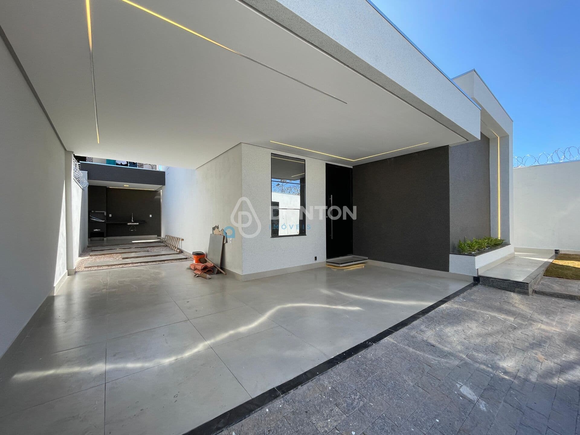 Casa moderna à venda – Jardim Niemeyer