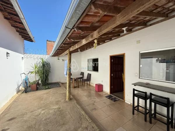 Venda de Imóvel com Duas Casas no Mesmo Lote – Bairro Monte Carmelo