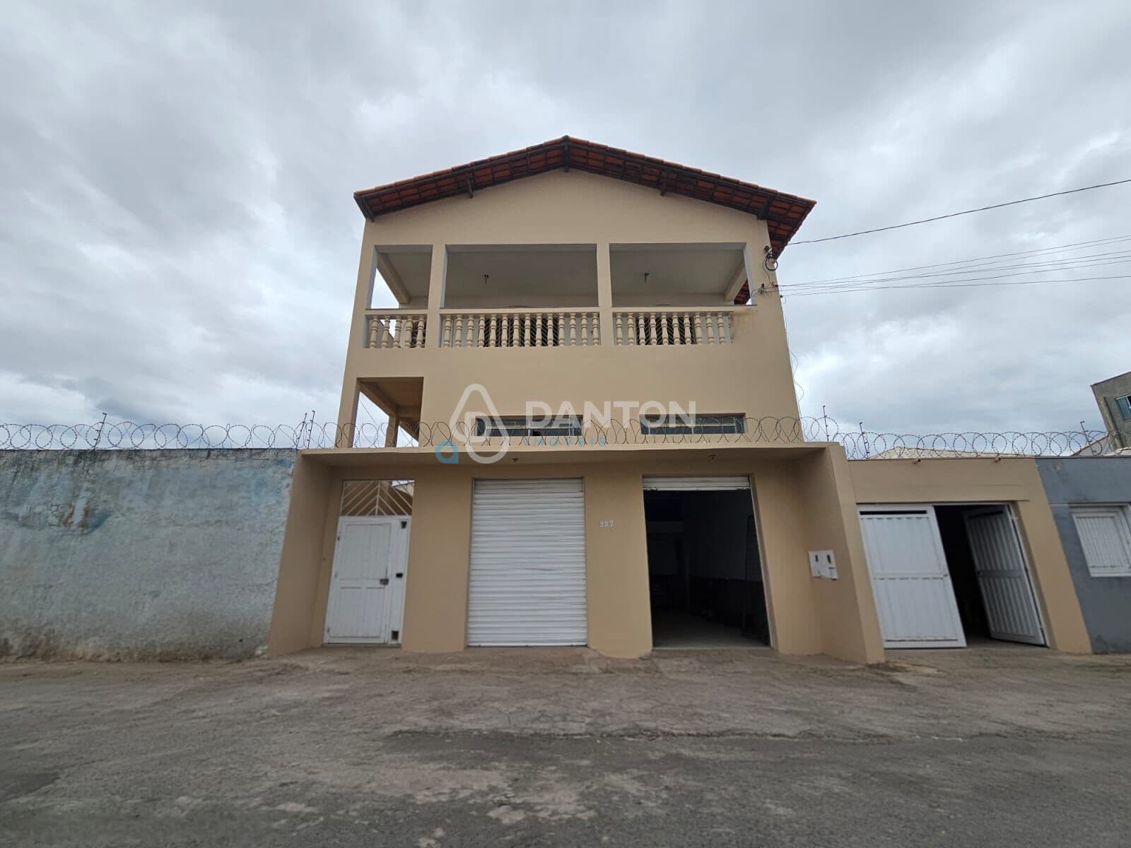 IMÓVEL COMERCIAL E RESIDENCIAL À VENDA – ALTO SÃO JOÃO