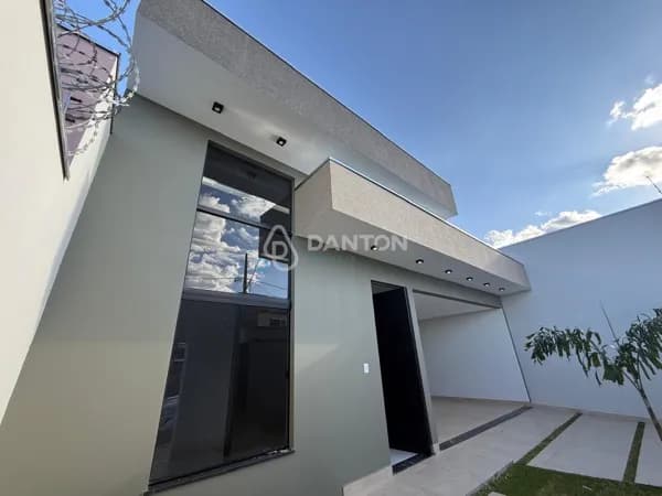 CASA À VENDA – RESIDENCIAL SUL | MONTES CLAROS 🏡✨