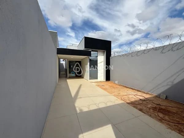 Casa à Venda no Bairro Delfino Magalhães