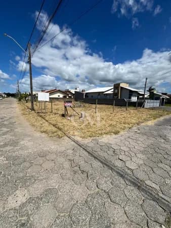 Lote de esquina no Cristo Rei