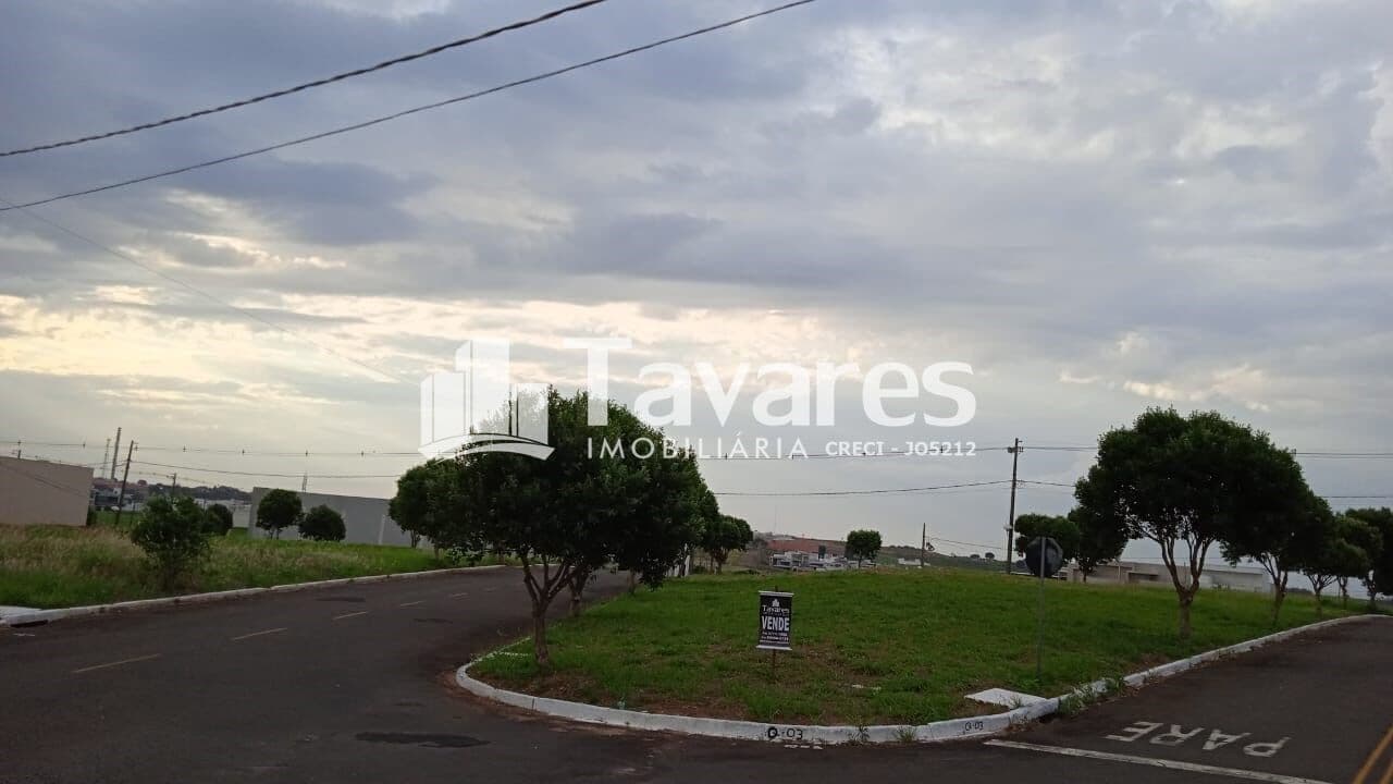 Lote/Terreno em Umuarama - Parque Residencial Metropolitano