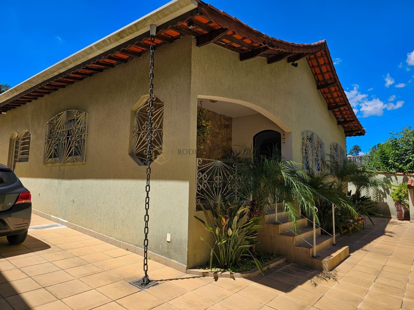 Casa Condomínio SHAGRI-LA / Atibaia -SP