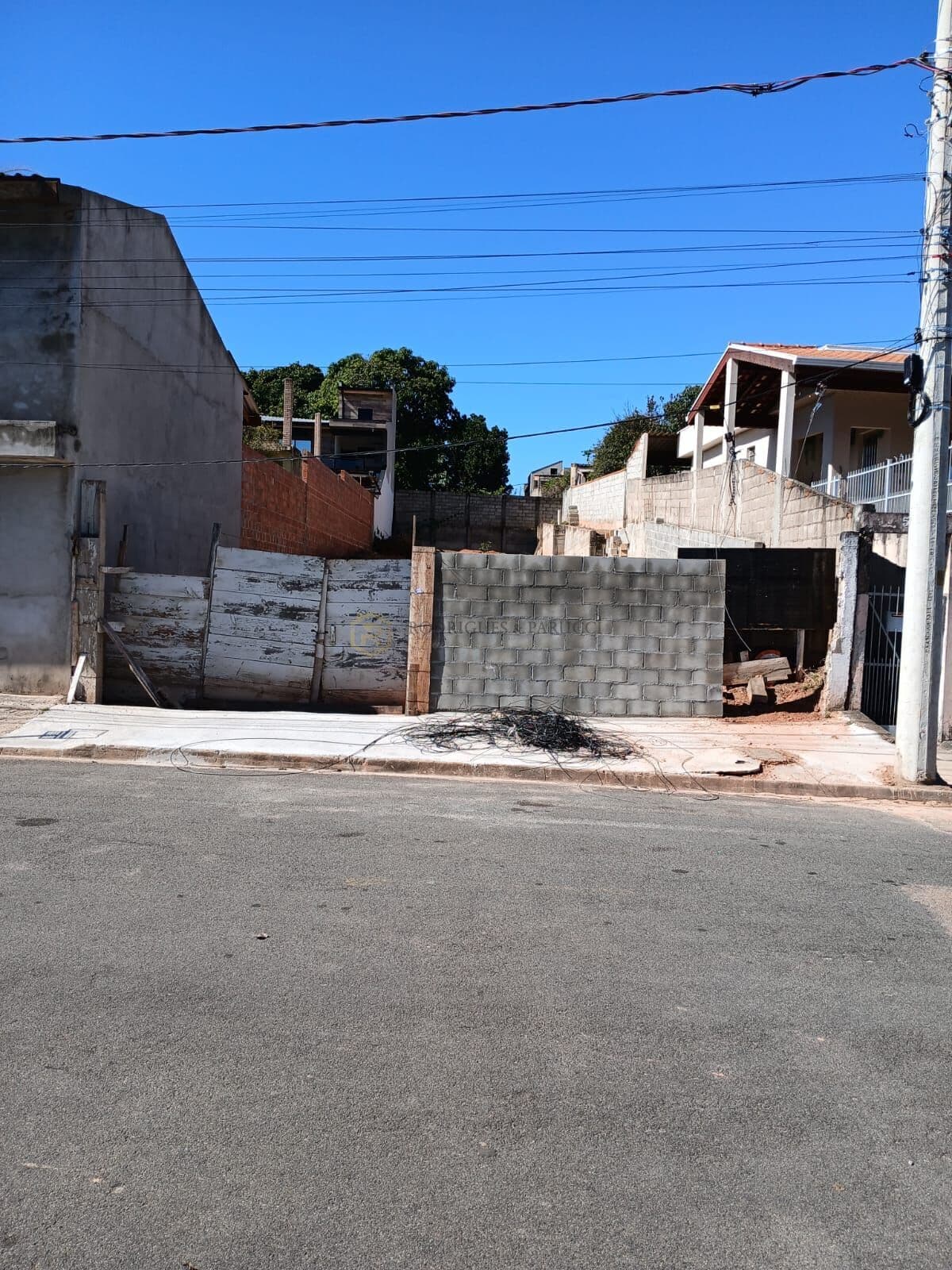 Lote/Terreno em Jundiaí - Ivoturucaia