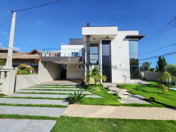 Vista para a Pedra Grande | 3 Suítes | Varanda | Solarium | Fachada Imponente | Altos da Floresta