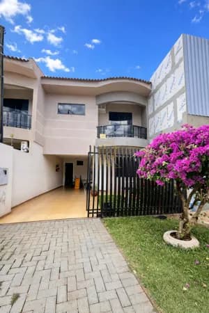 Sobrado em Cascavel - Coqueiral