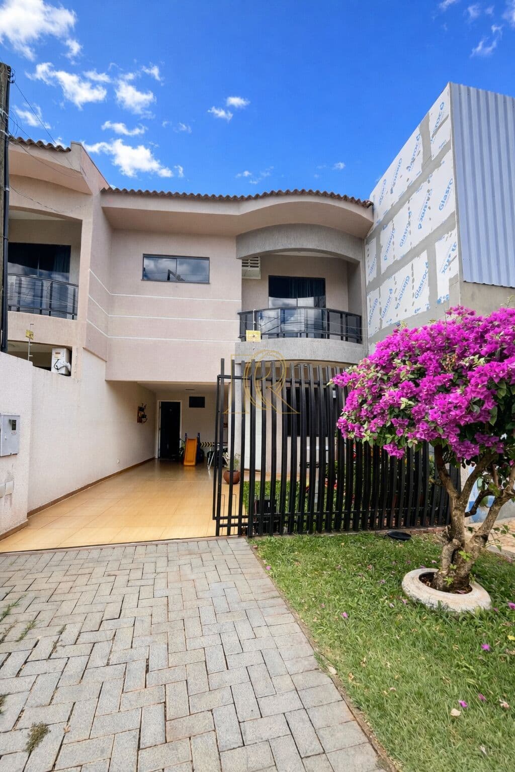 Sobrado em Cascavel - Coqueiral
