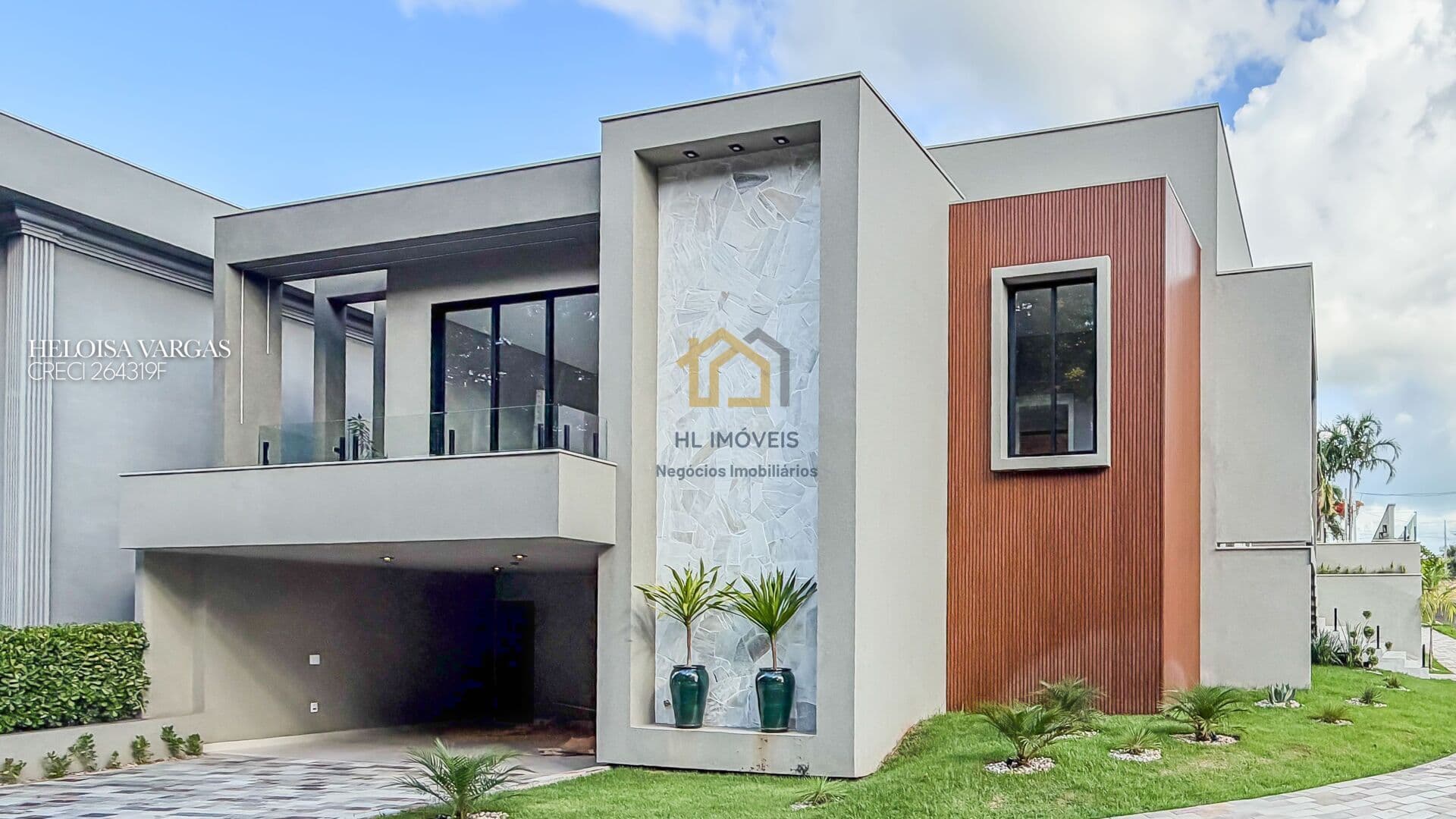 Casa em Condomínio Golden Park com 4 Suites em Mirassol