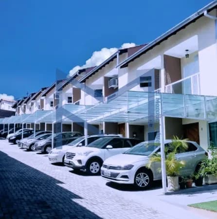 Vendo sobrado condomínio fechado, 80m², 02 suítes e 01 vaga de garagem - Vila Pierina