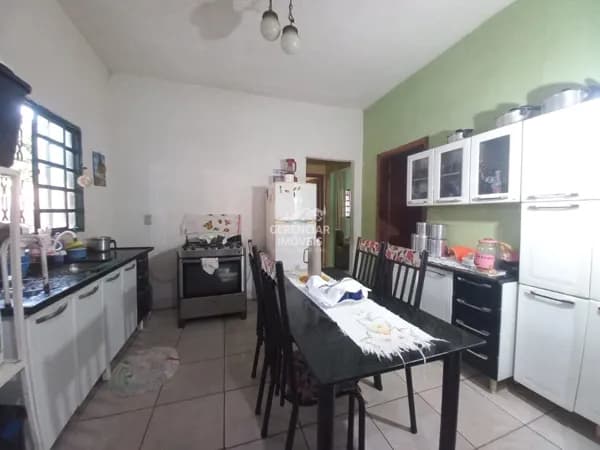Casa 03 quartos ,com 2 Kitnet inclusa em VILA DAS FLORES