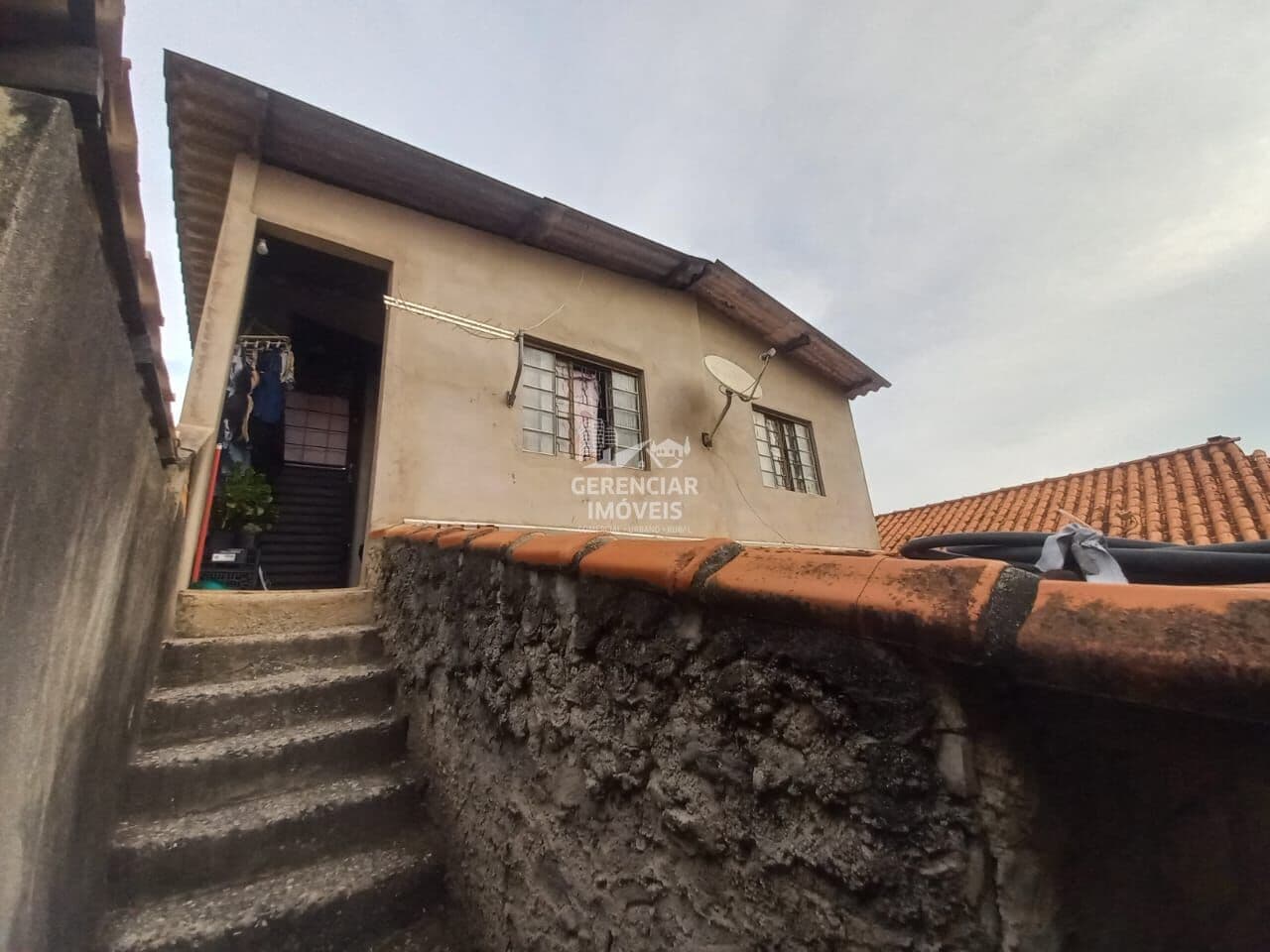 Casa 03 quartos ,com 2 Kitnet inclusa em VILA DAS FLORES