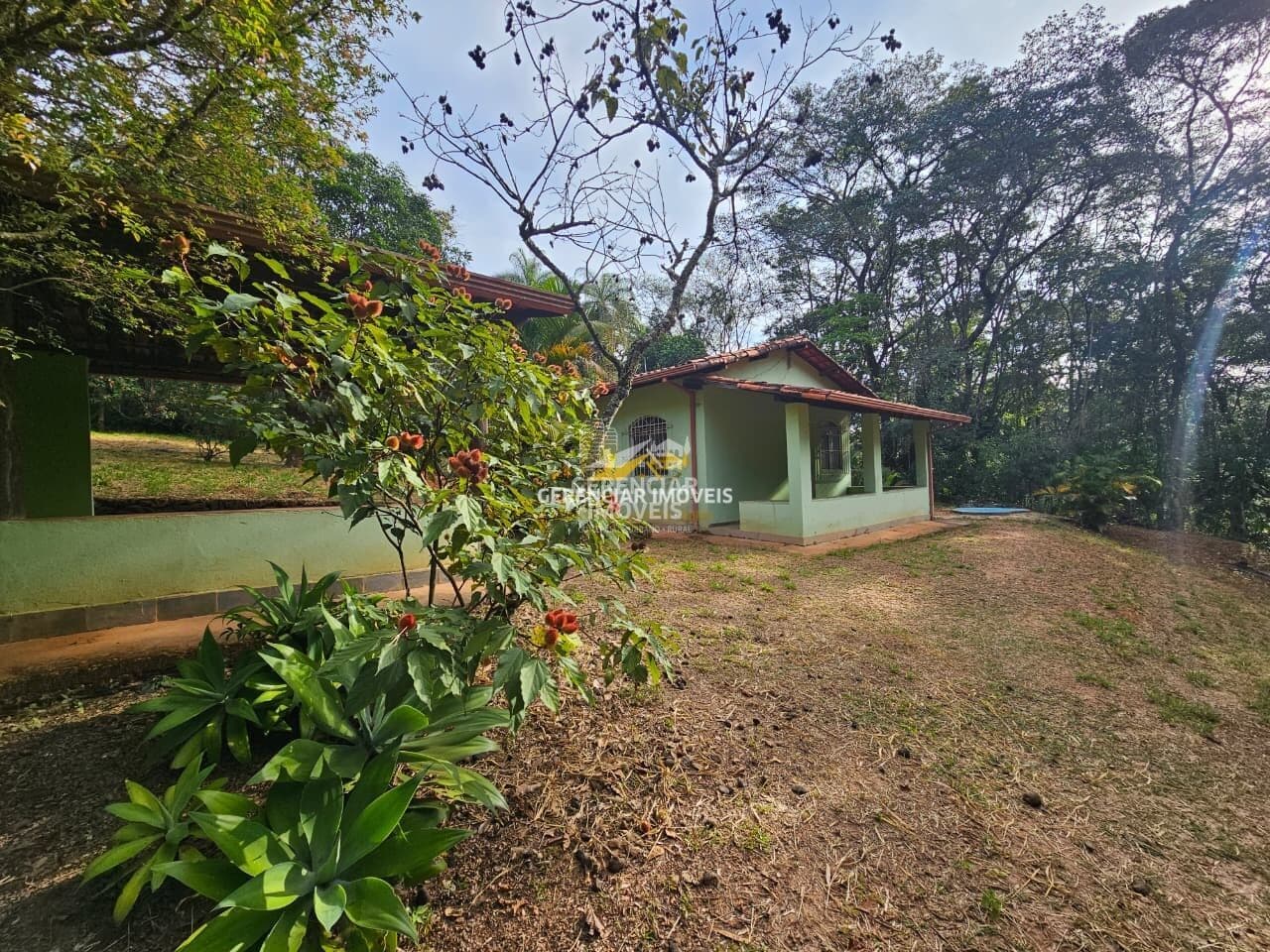 Chácara 3.690m² toda telada com lago e pomar frutifero em Betim MG
