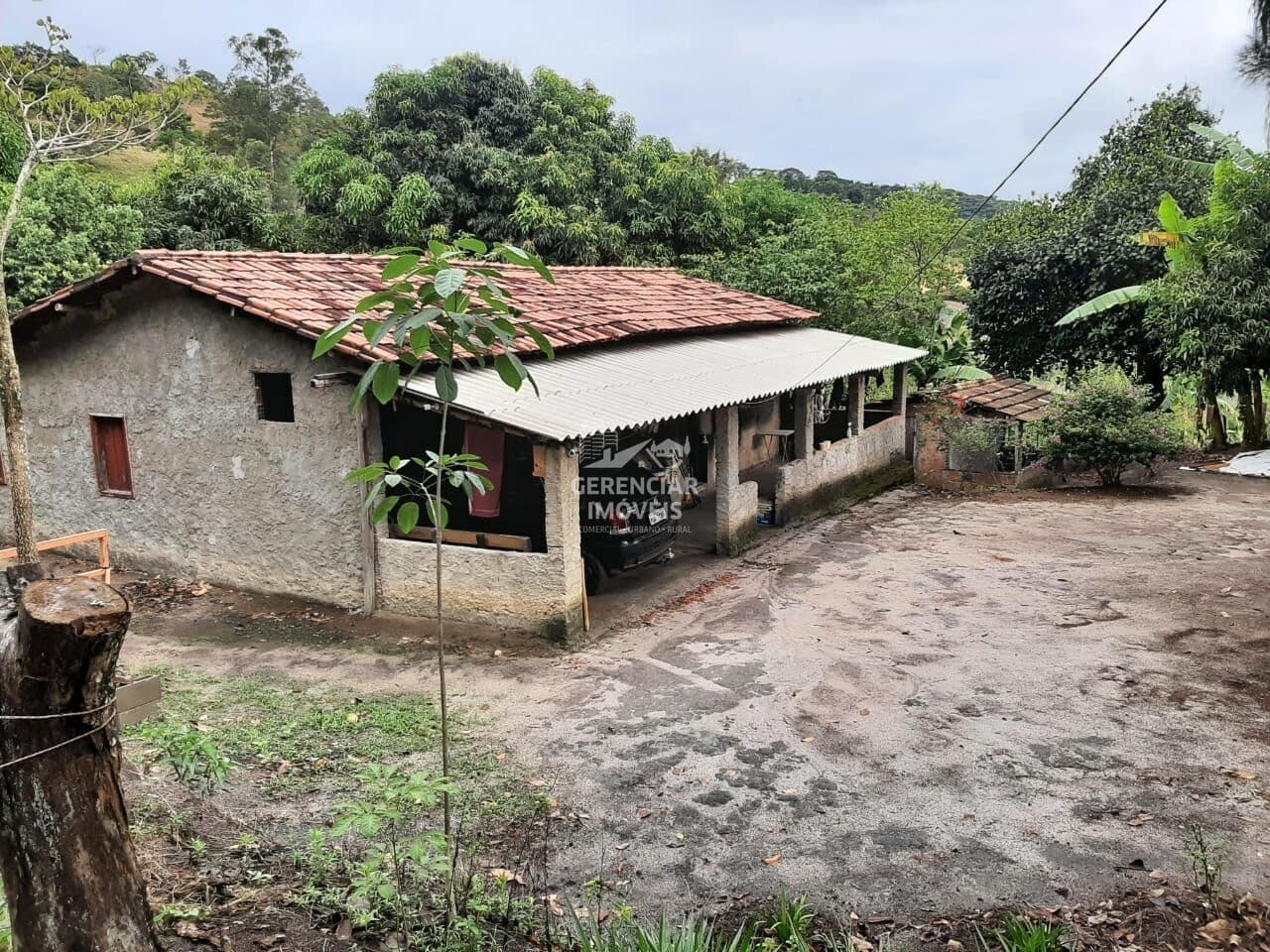 Sítio 12.000m² com lagoa e nascente em Passa Tempo Mg
