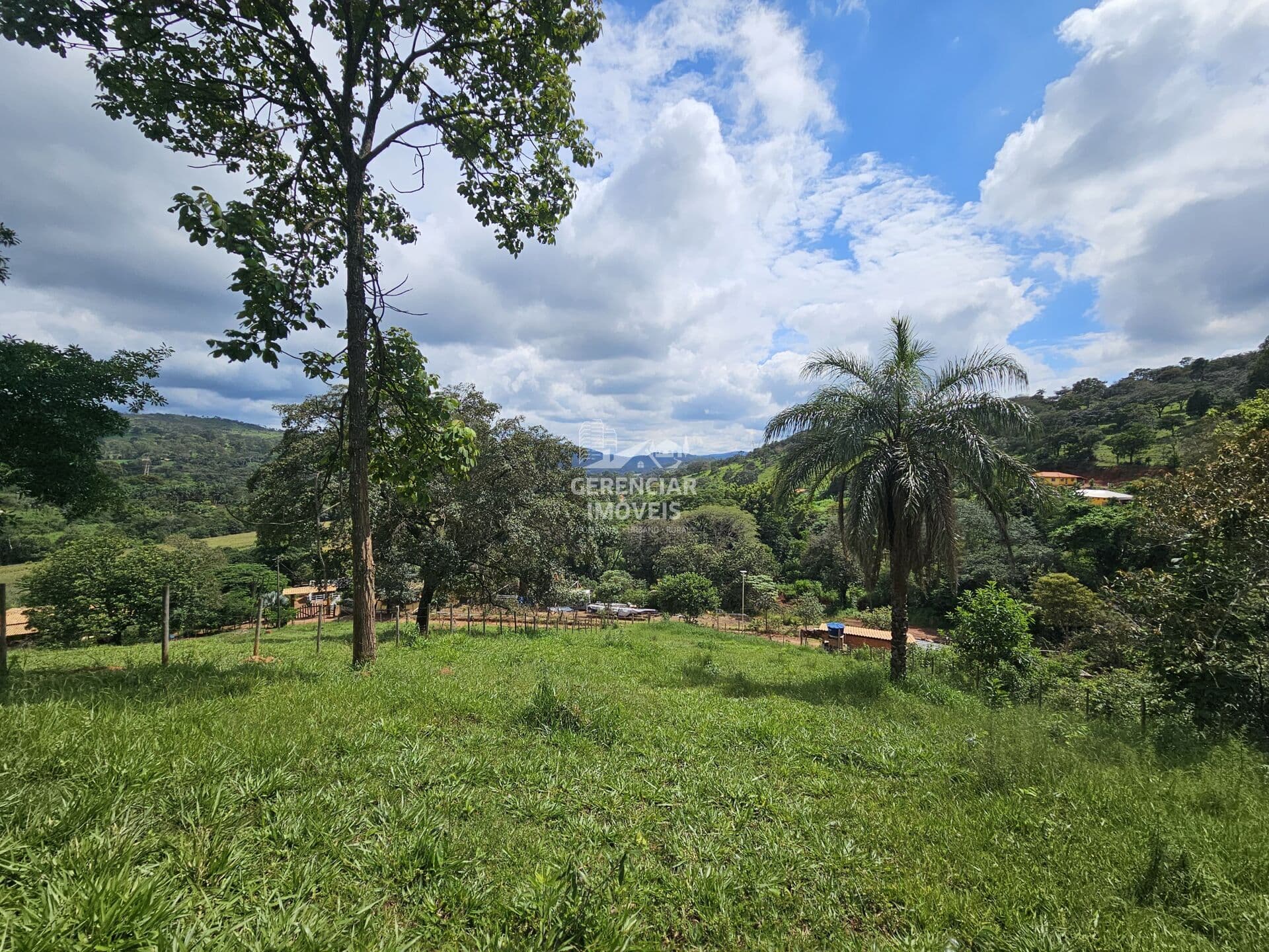 Terreno 10.000m² à venda entre Itaúna e Mateus Leme – MG